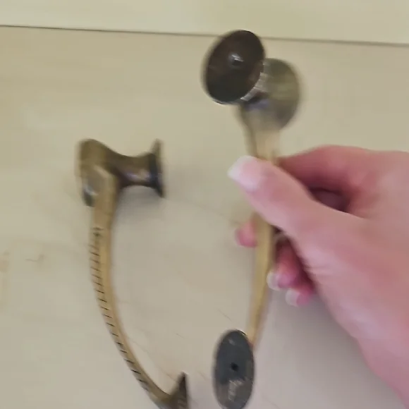 Vintage Clive Christian Lion Head Drawer Pulls - Picture 6 of 6